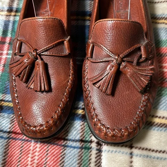 Cole Haan Soft Leather Women’s Loafer Tassel size 6 1/2 B Brown Cognac - Picture 15 of 16